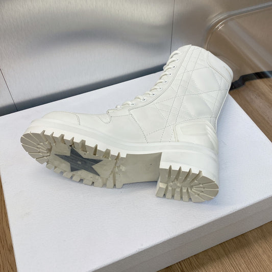 DIOR D LEADER ANKLE BOOT WHITE KDI733CQC S03W