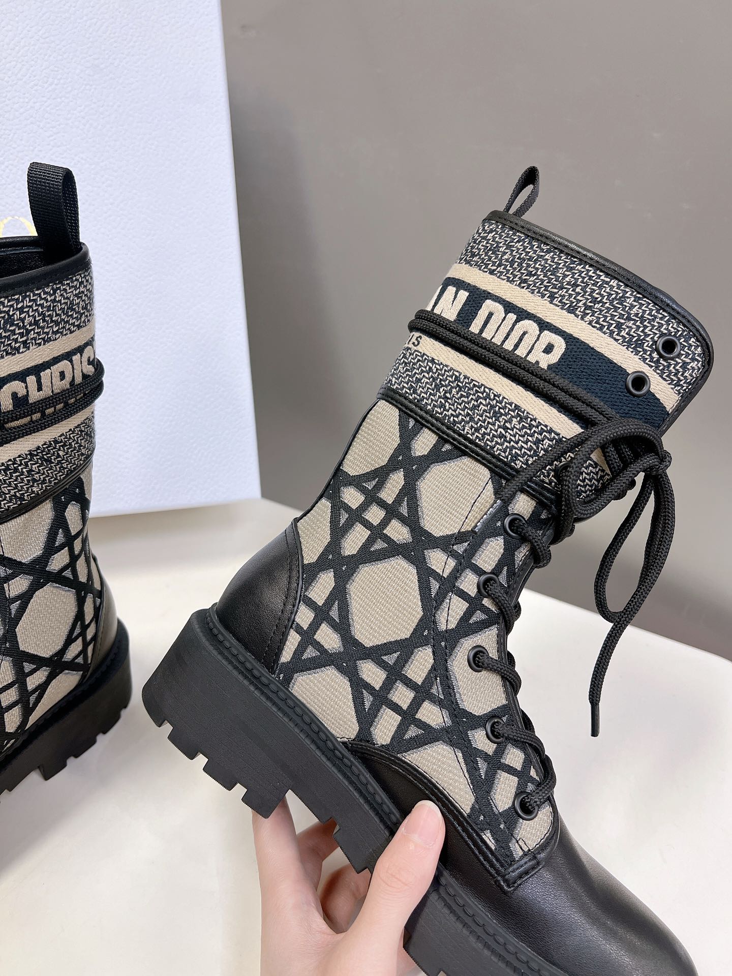 DIOR D MAJOR BOOTS BLACK AND BEIGE