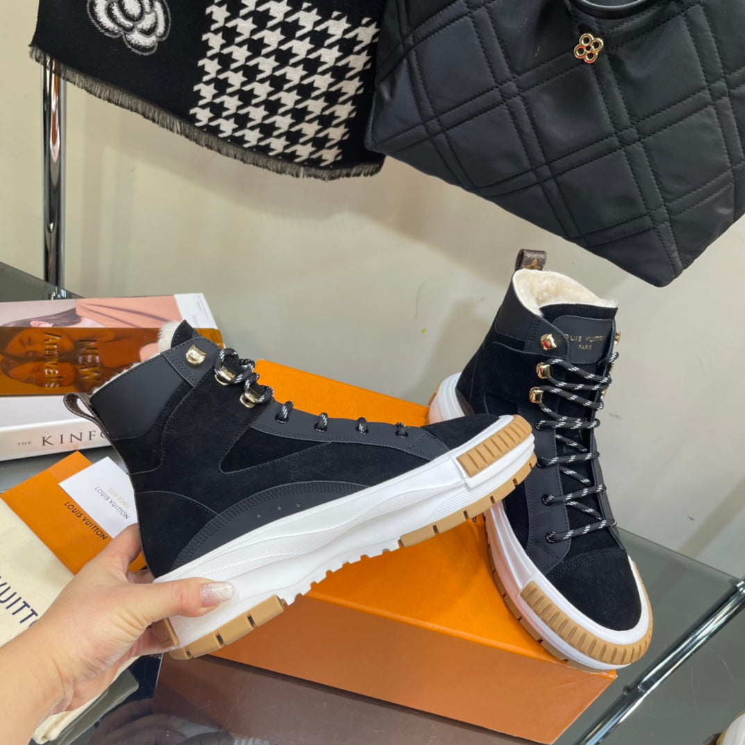 LV SQUAD SNEAKER BOOTS BLACK