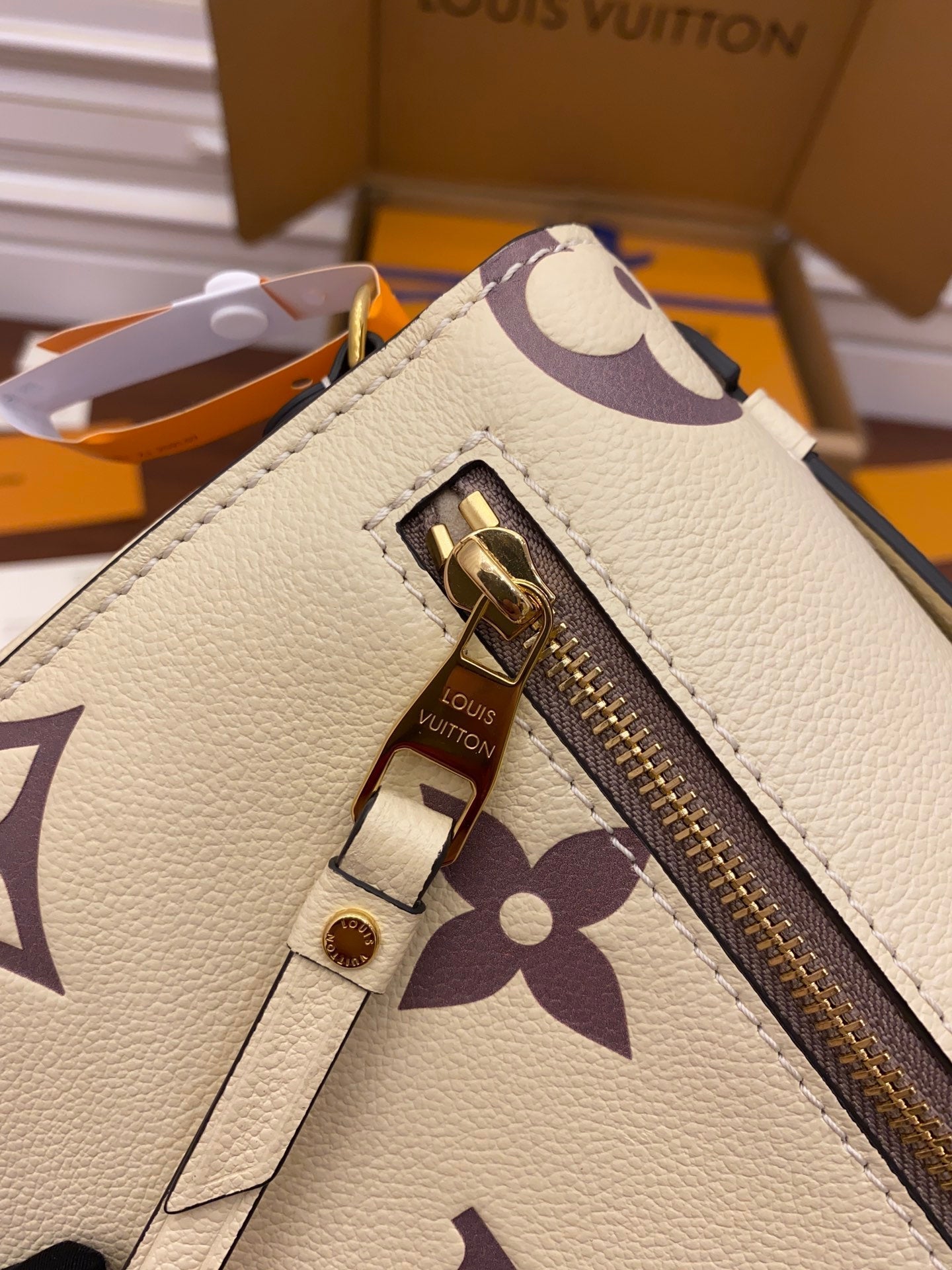 M45596 POCHETTE MÉTIS SHOULDER CROSS BODY BAGS WHITE 25cm