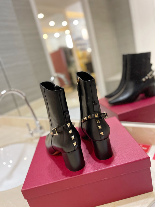 VALENTINO GARAVANI ROCKSTUD NAPPA ANKLE BOOT BLACK 1W2S0FH5NAP 0NO