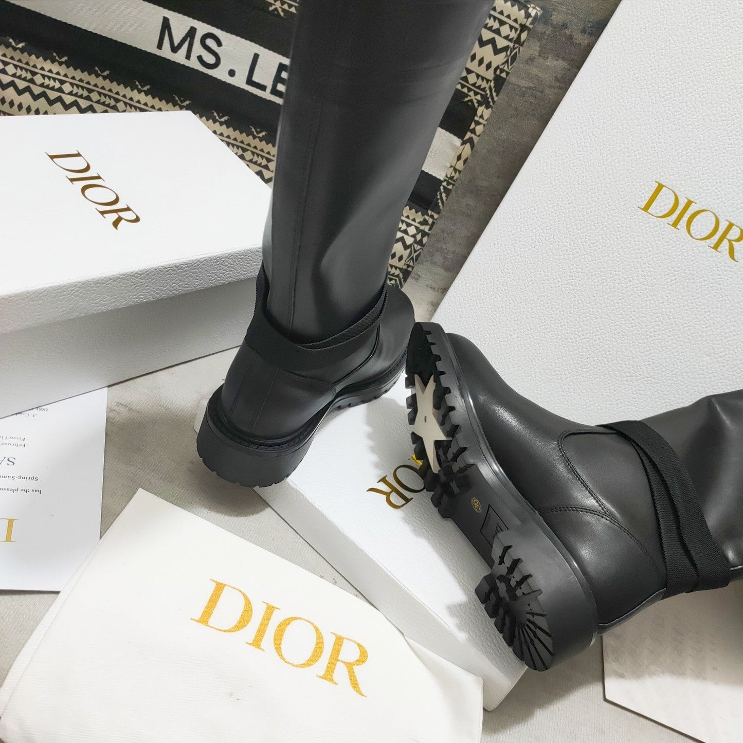 Luxury Shoes - DIR - 900