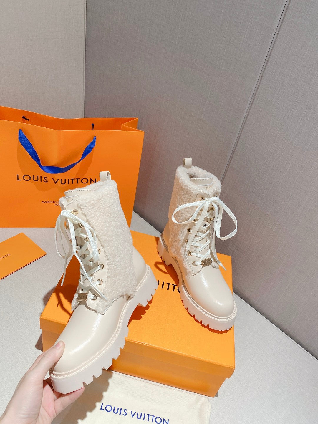 Luxury Shoes - LU-V - 617