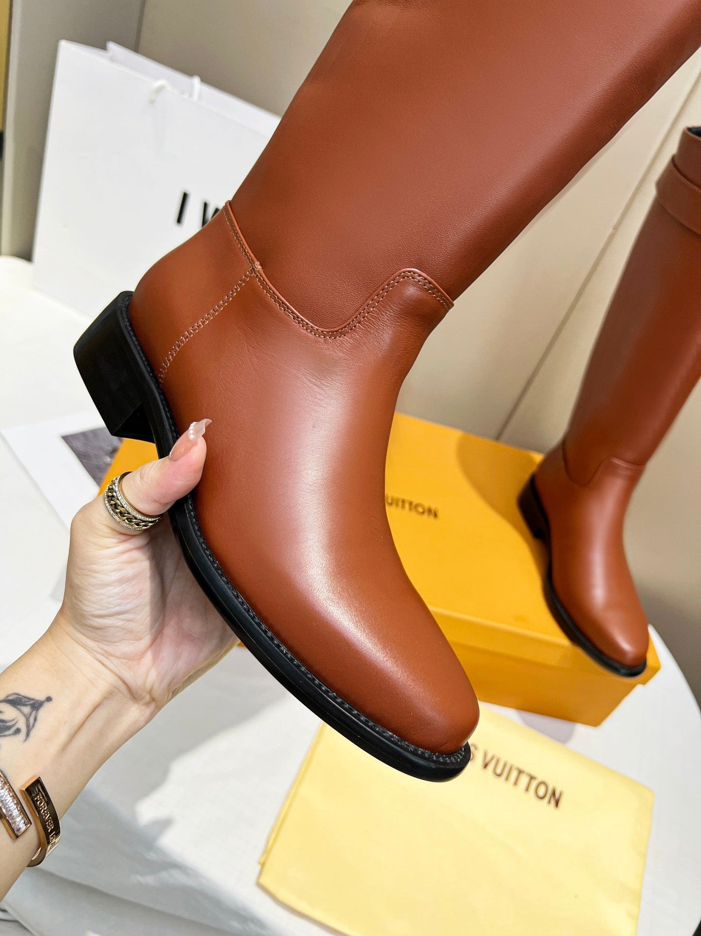 Luxury Shoes - LU-V - 500