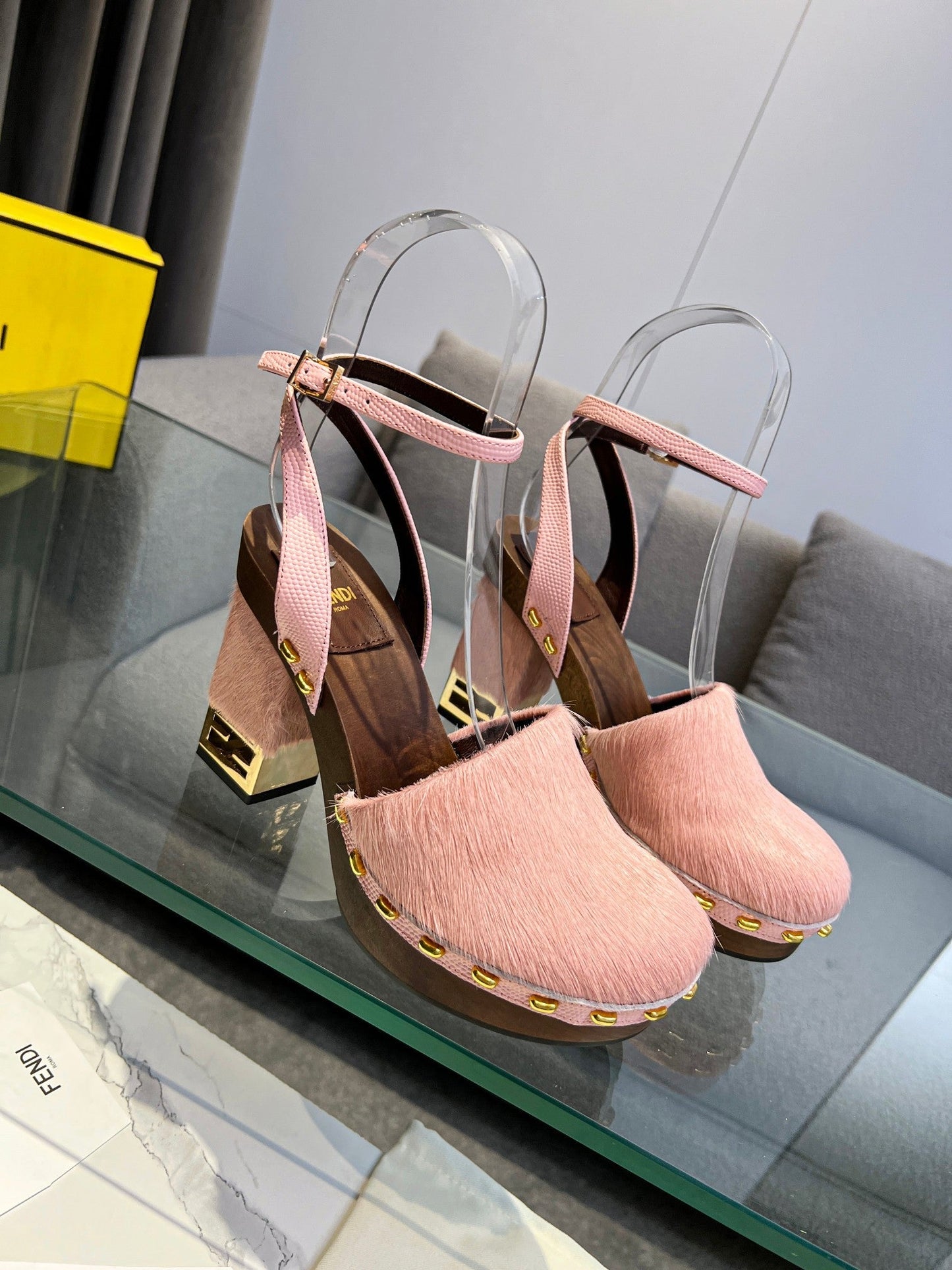 Luxury Shoes - FED - 182