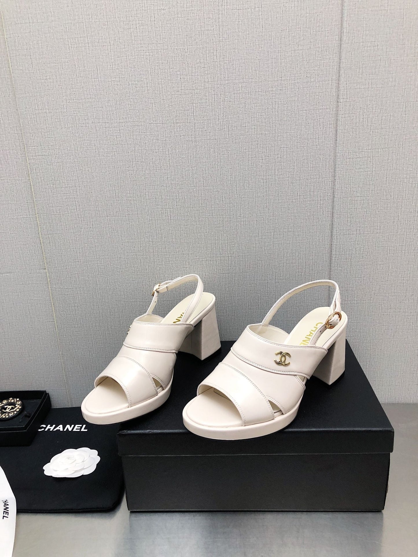 Luxury Shoes Sandals - CHL - 143