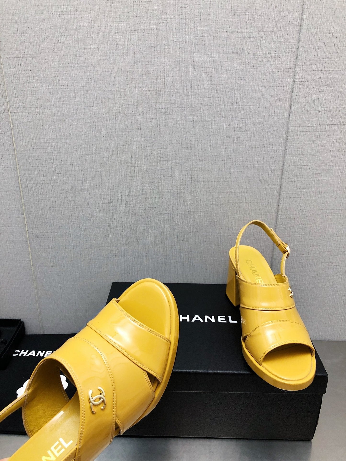 Luxury Shoes Sandals - CHL - 141