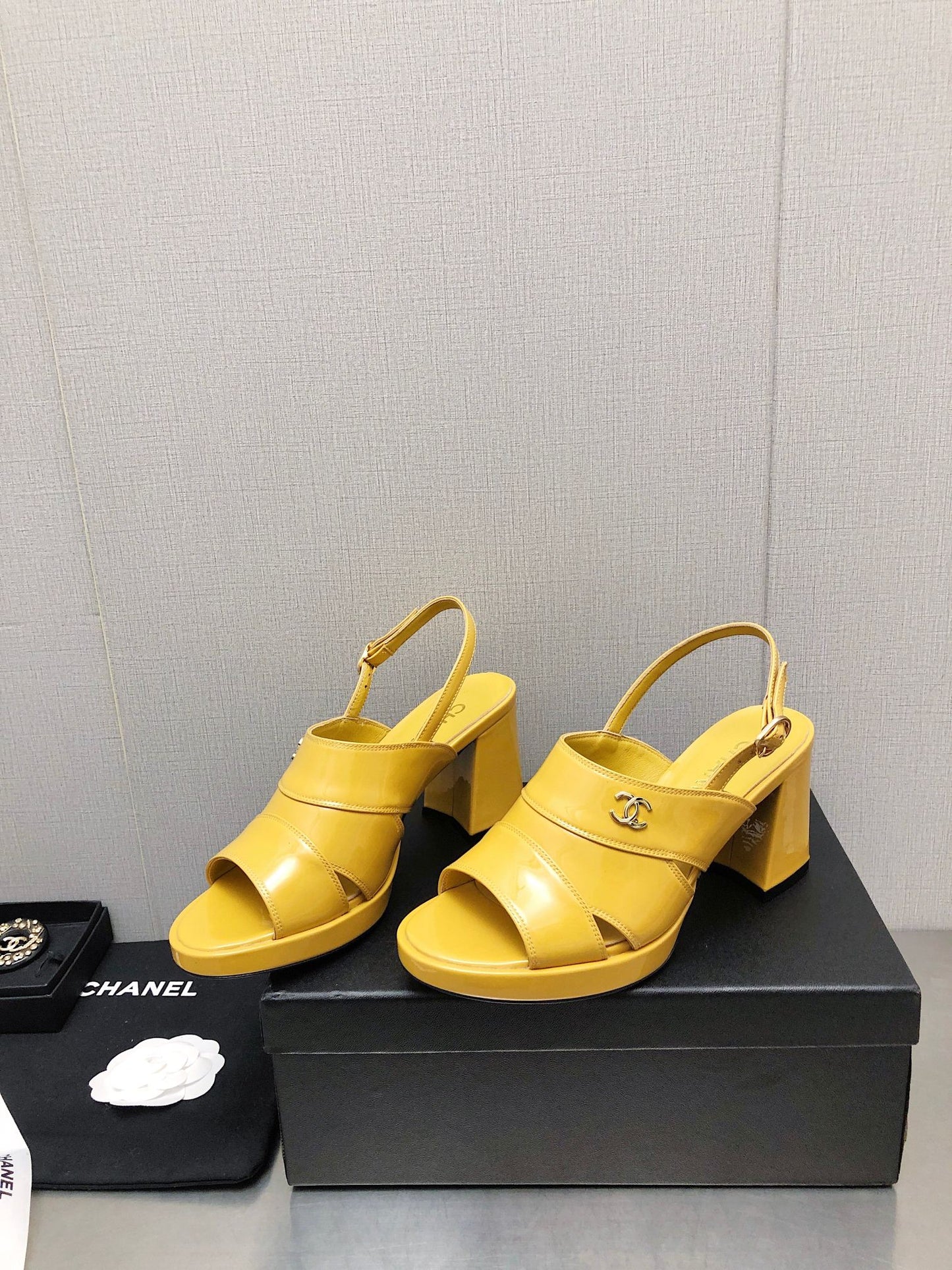 Luxury Shoes Sandals - CHL - 141