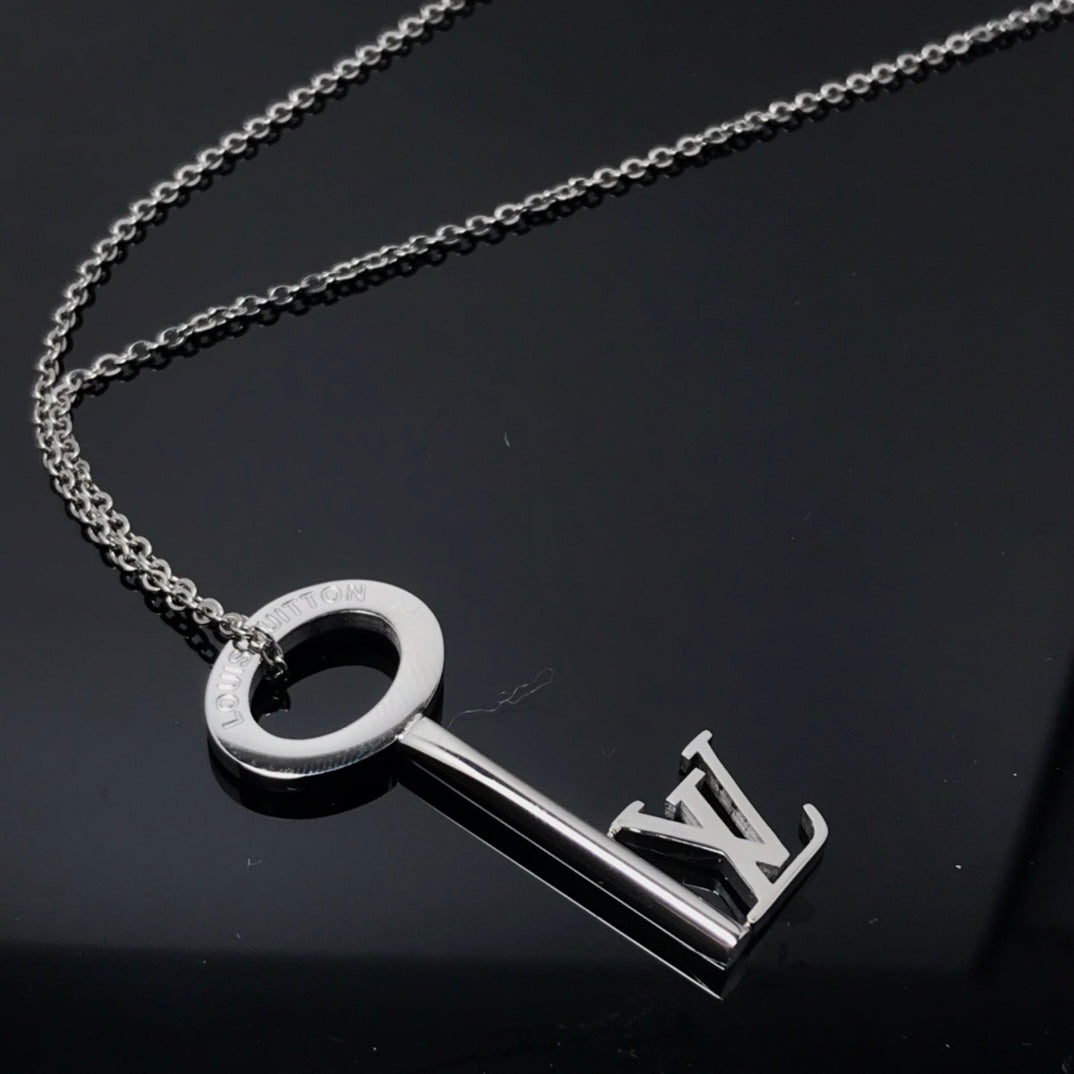 New Arrival LV Necklaces 043