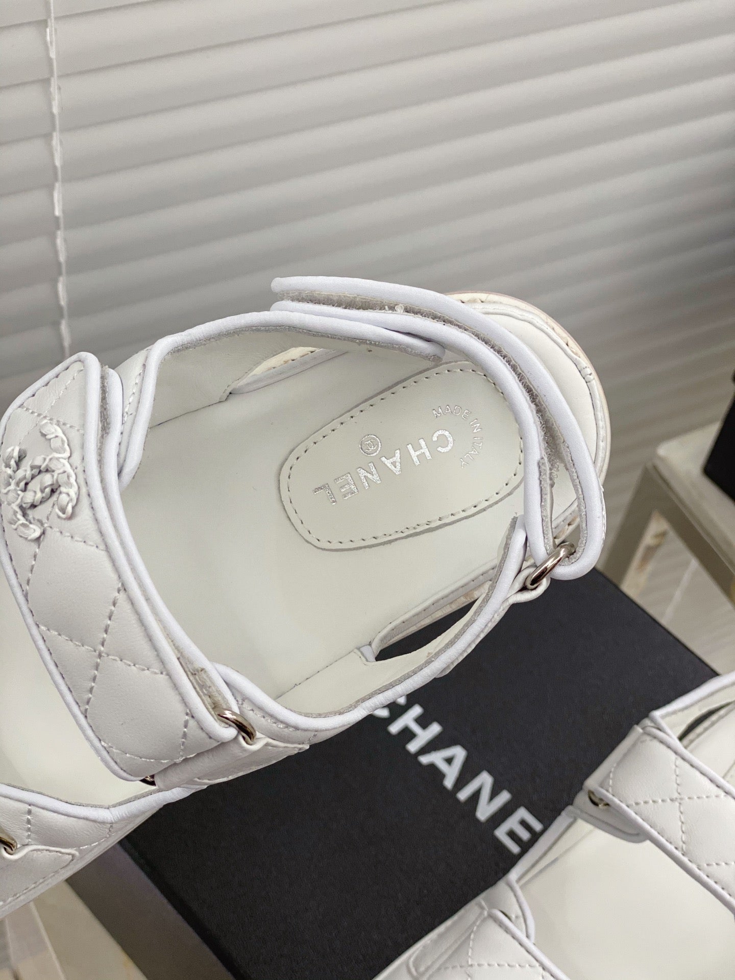 Luxury Shoes Sandals - CHL - 995