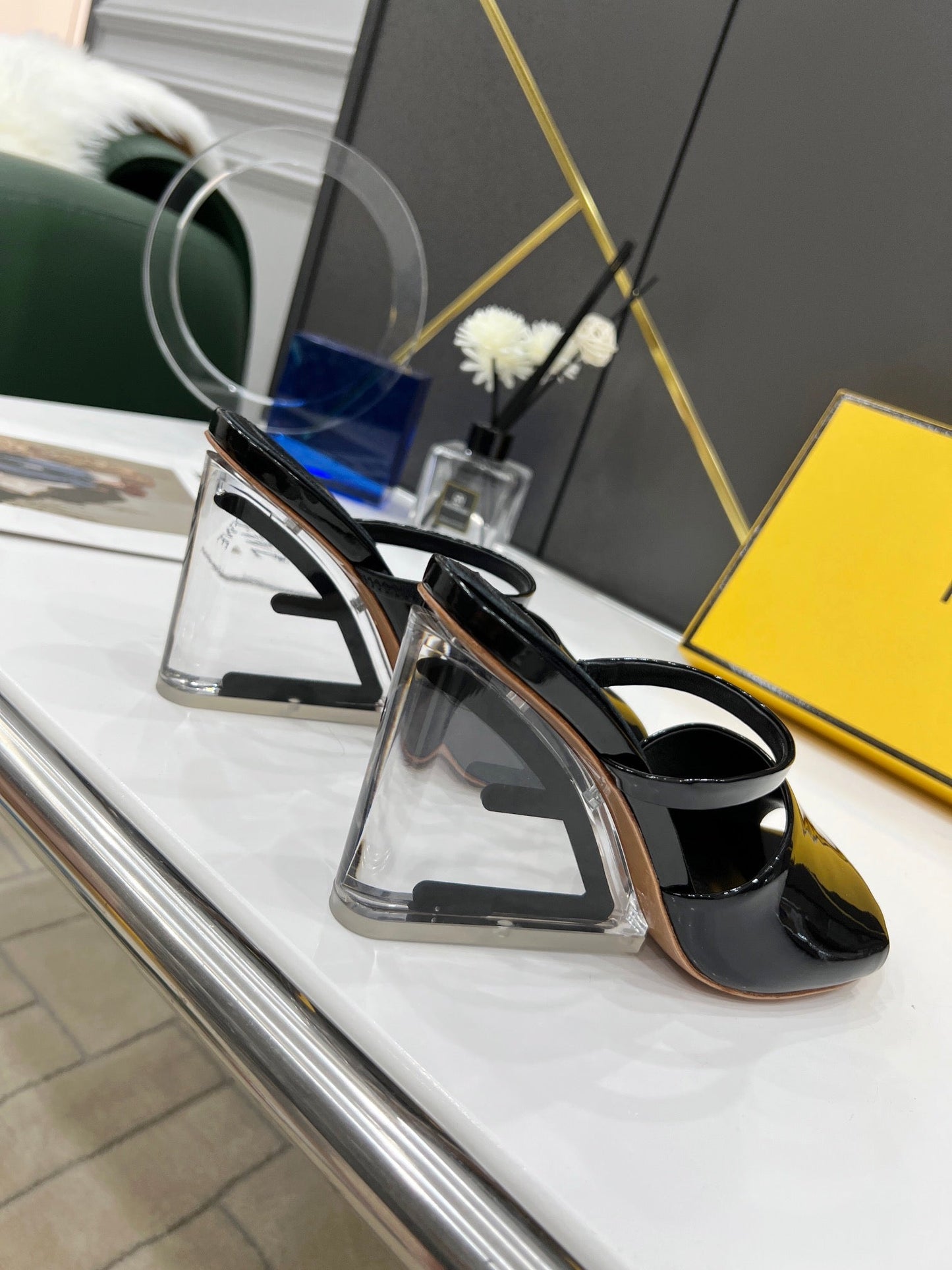 Luxury Shoes - FED - 685