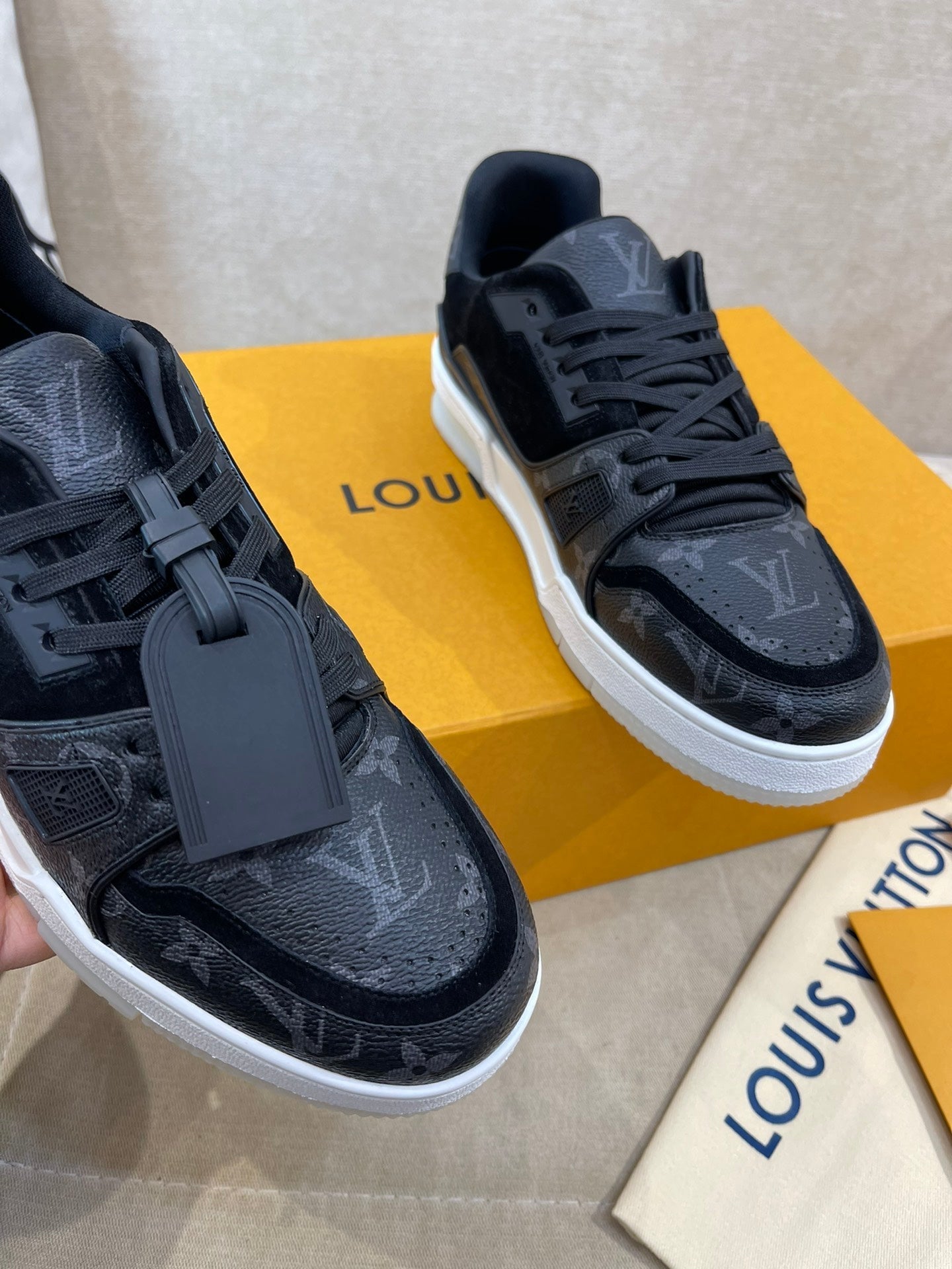 Luxury Shoes - LU-V - 396