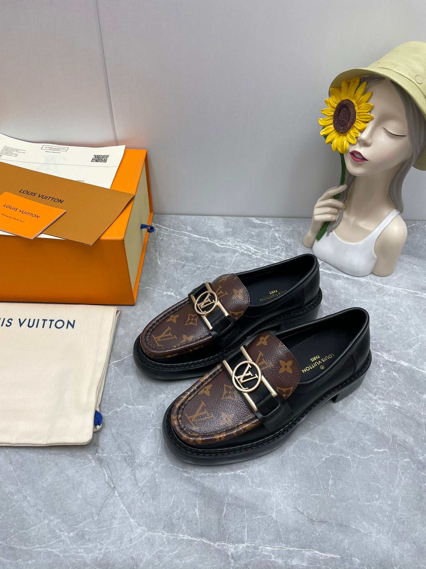 Luxury Shoes - LU-V - 1077