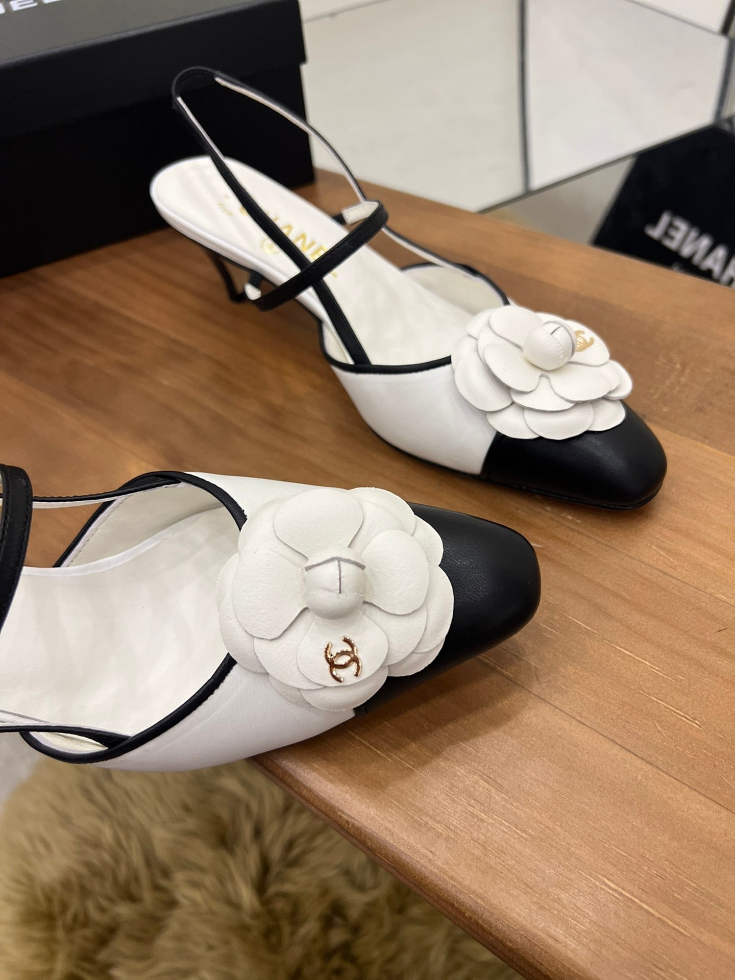 Luxury Shoes Sandals - CHL - 1504