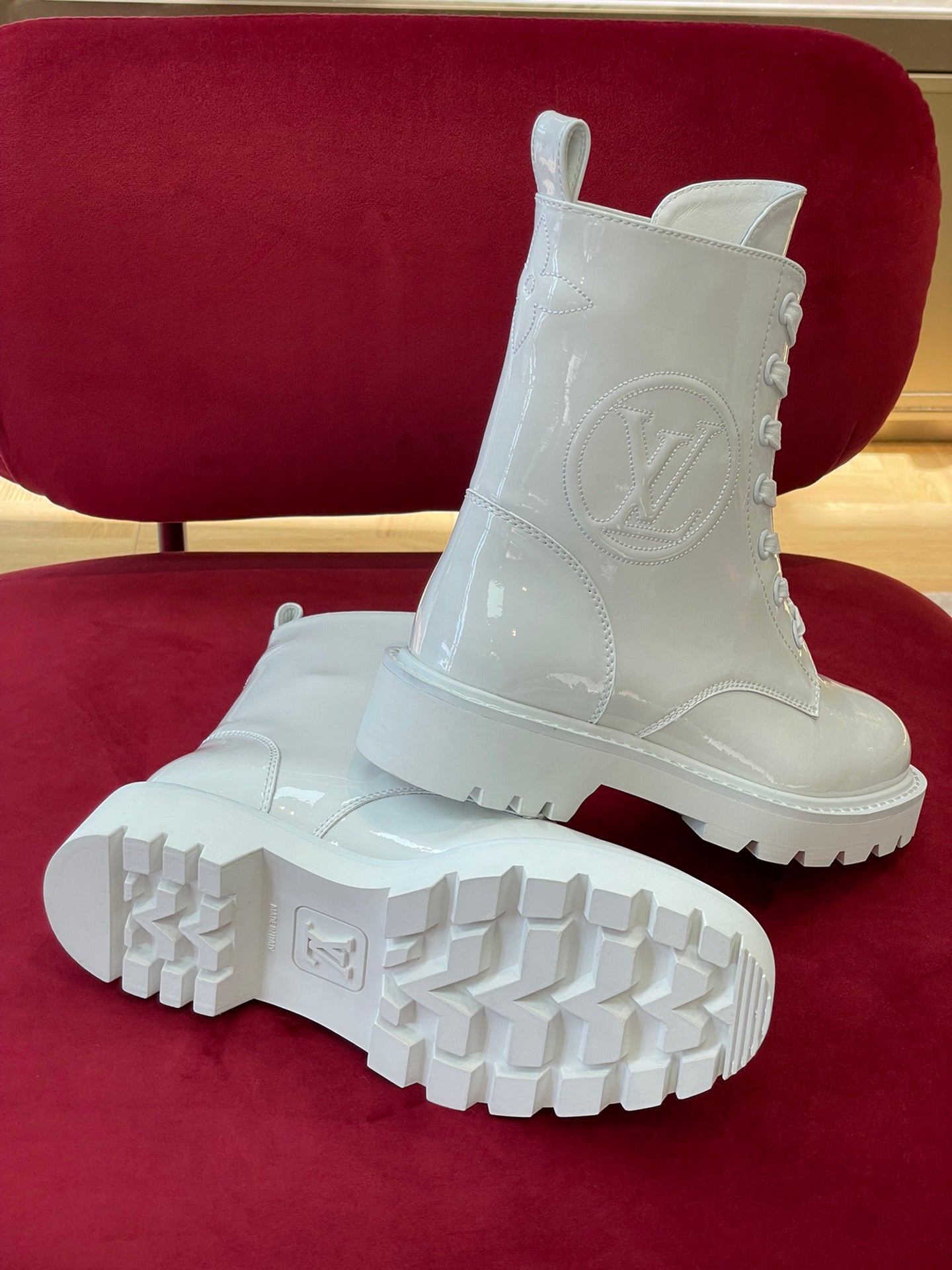 Luxury Shoes - LU-V - 555