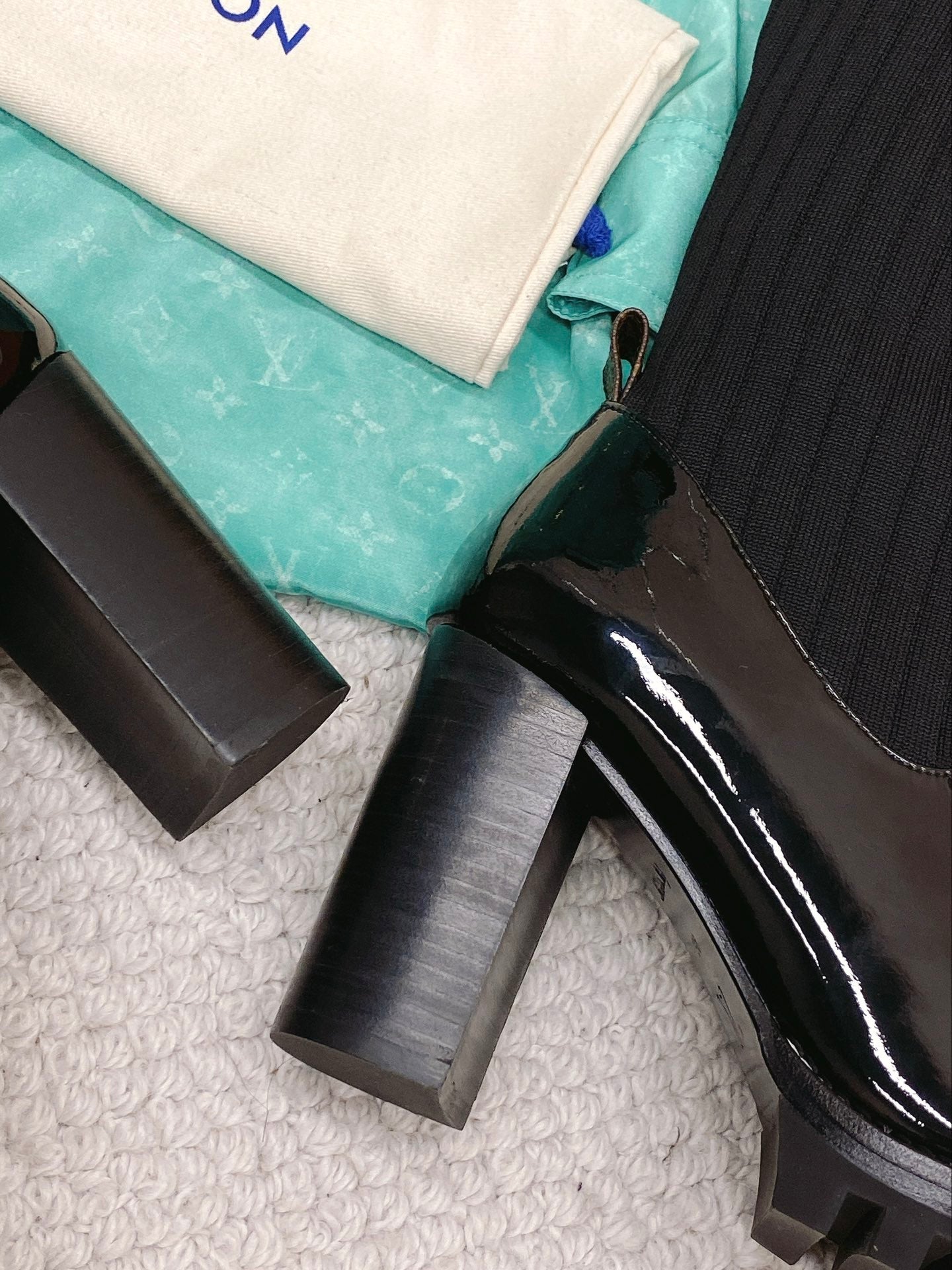 Luxury Shoes - LU-V - 548