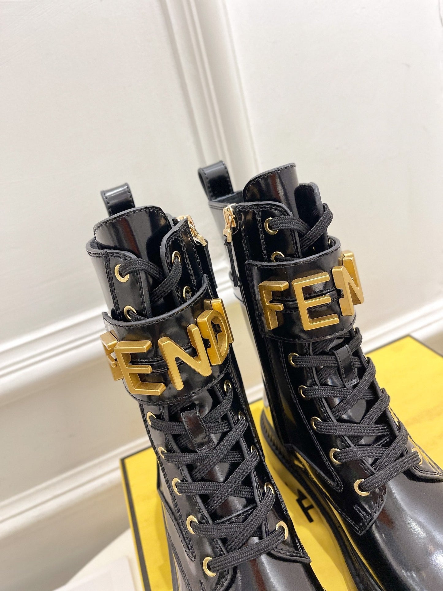 Luxury Shoes - FED - 320