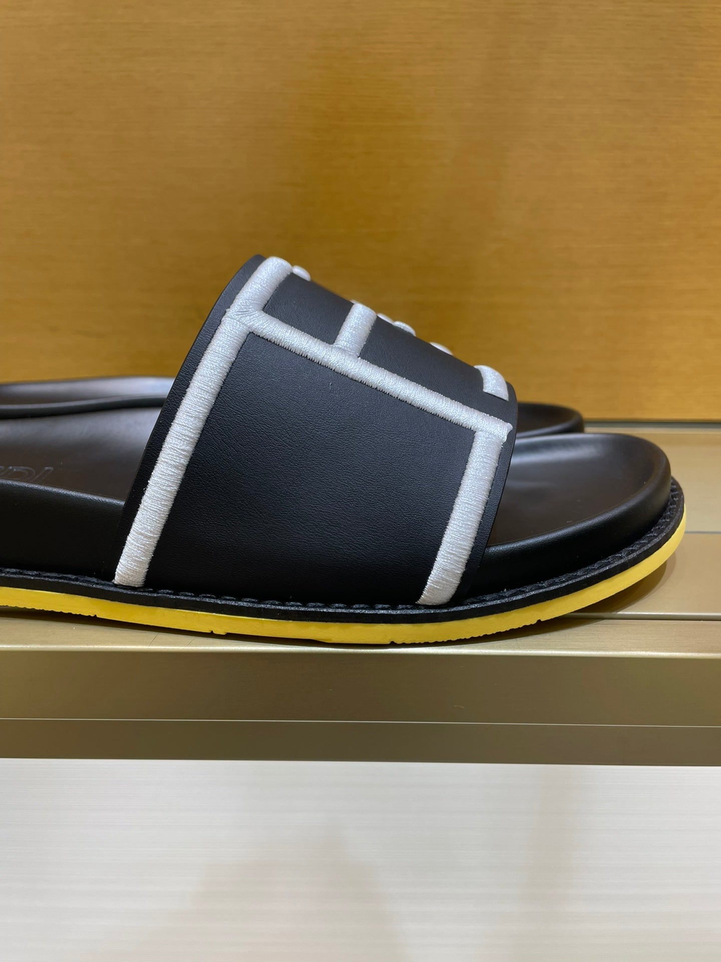 Luxury Shoes - FED - 222