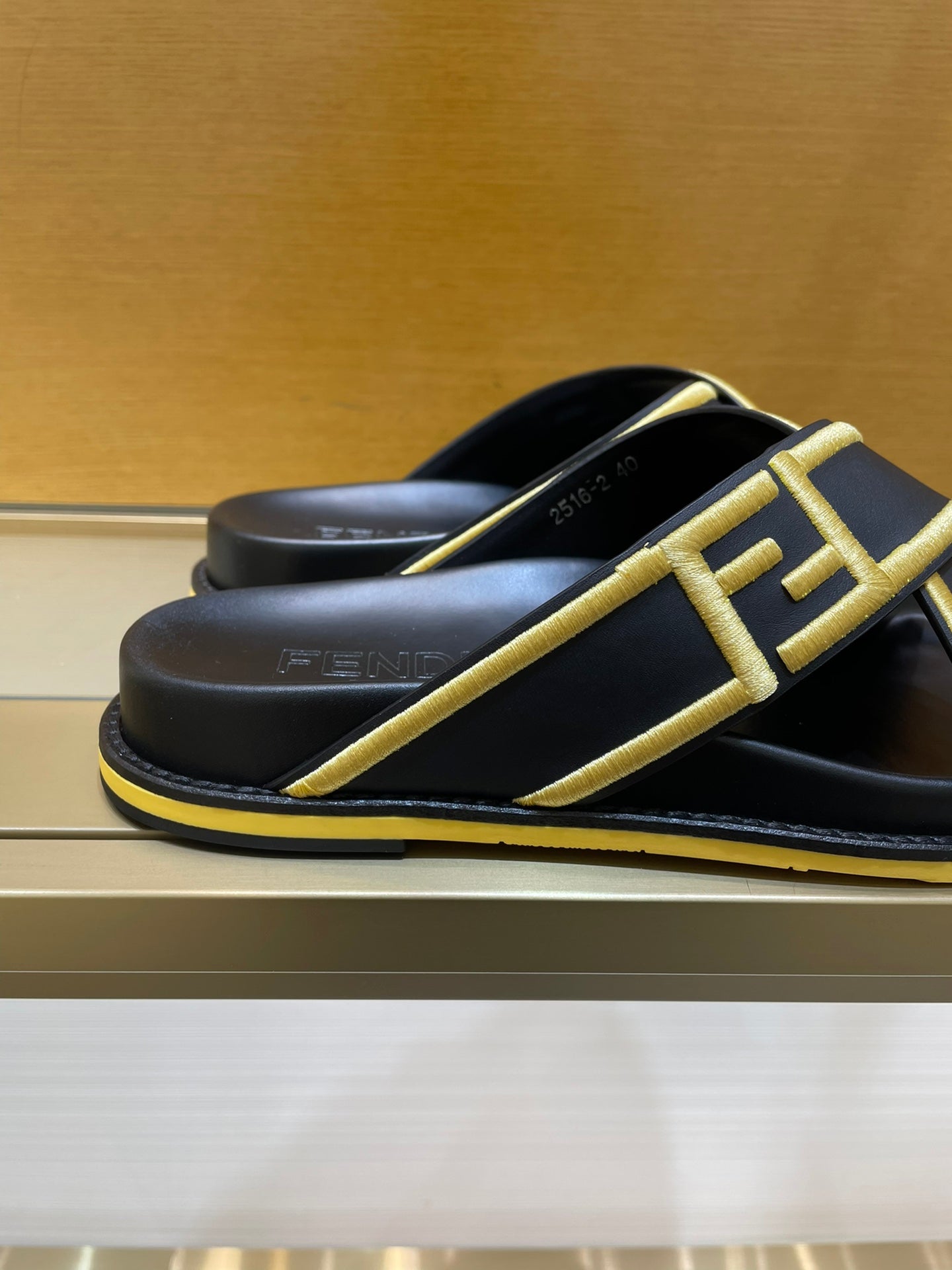 Luxury Shoes - FED - 220