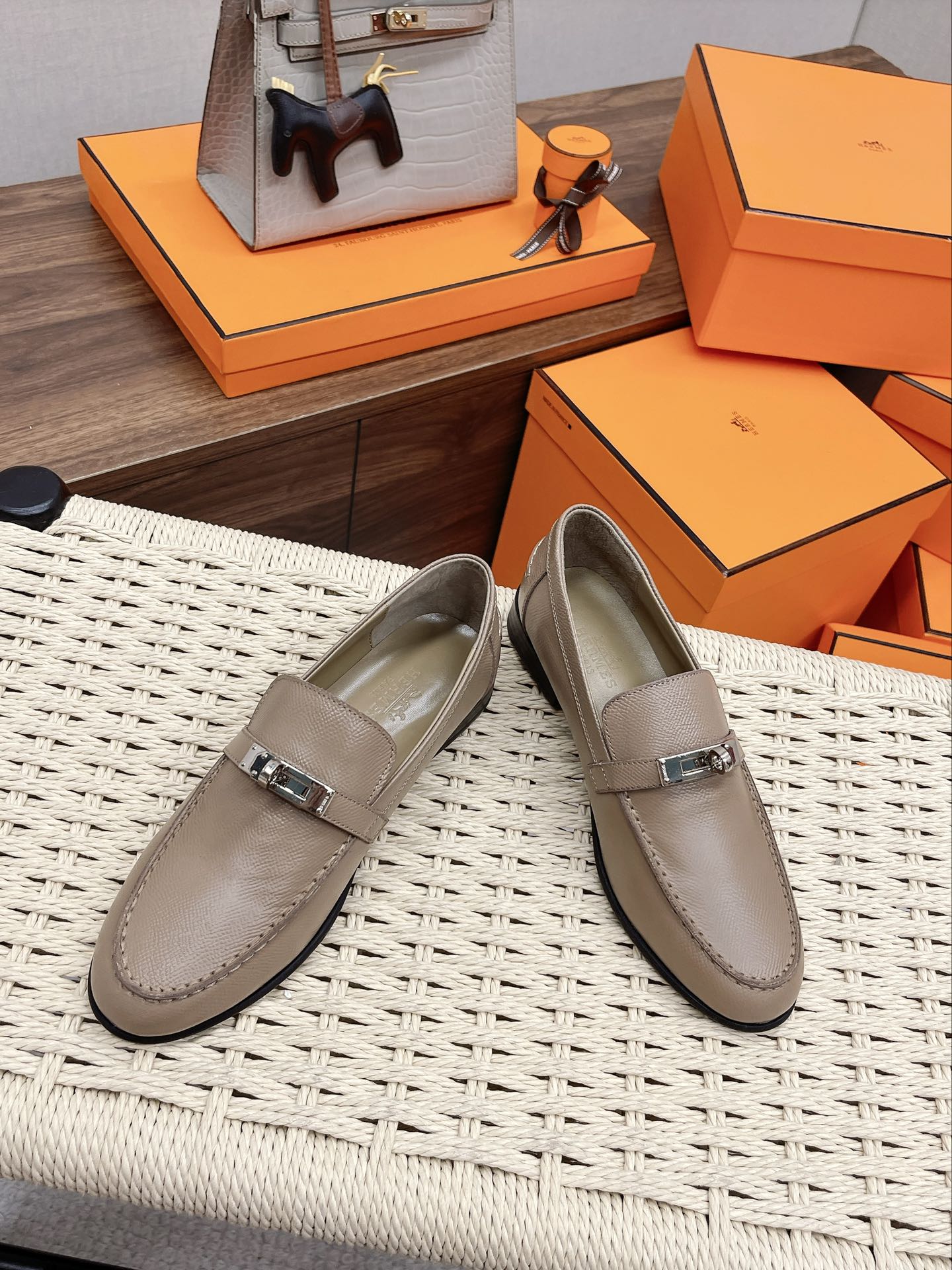 Luxury Shoes - HMS - 137