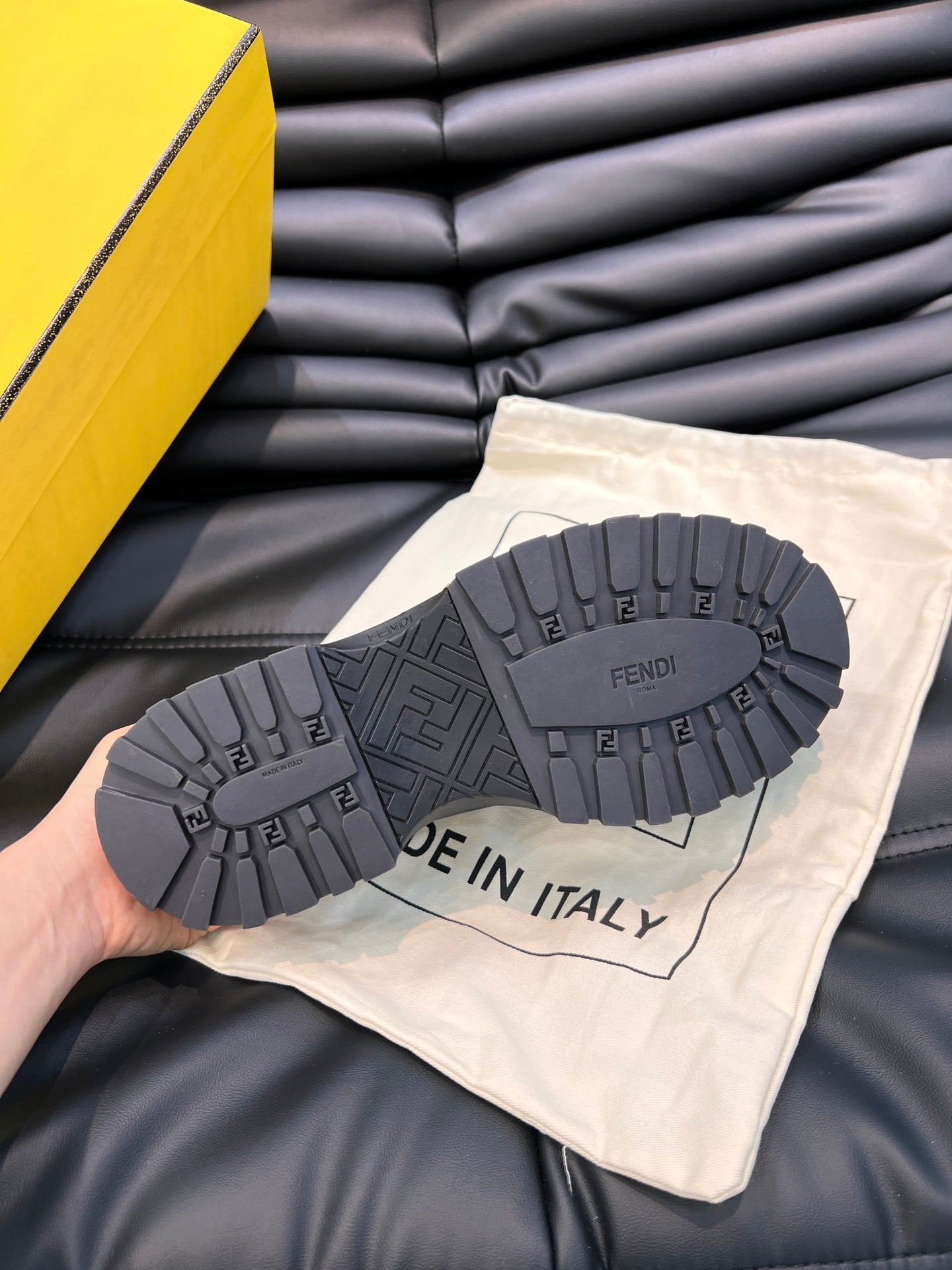 Luxury Shoes - FED - 095