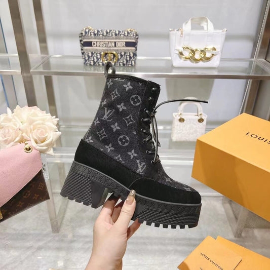 LV LAUREATE PLATFORM DESERT BOOT BLACK 1AC7M0