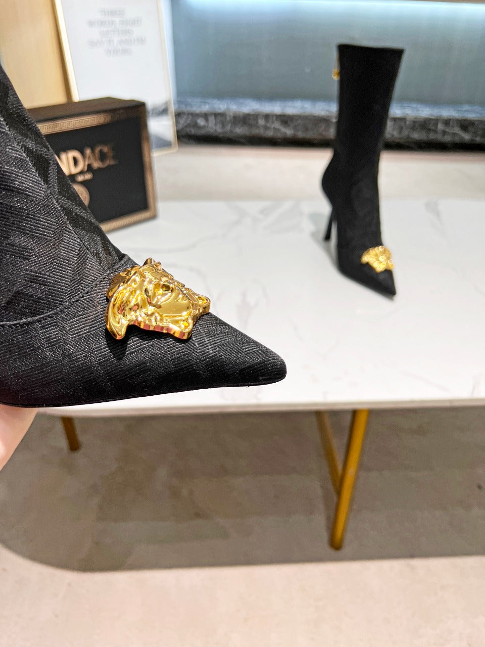 Luxury Shoes - FED - 392