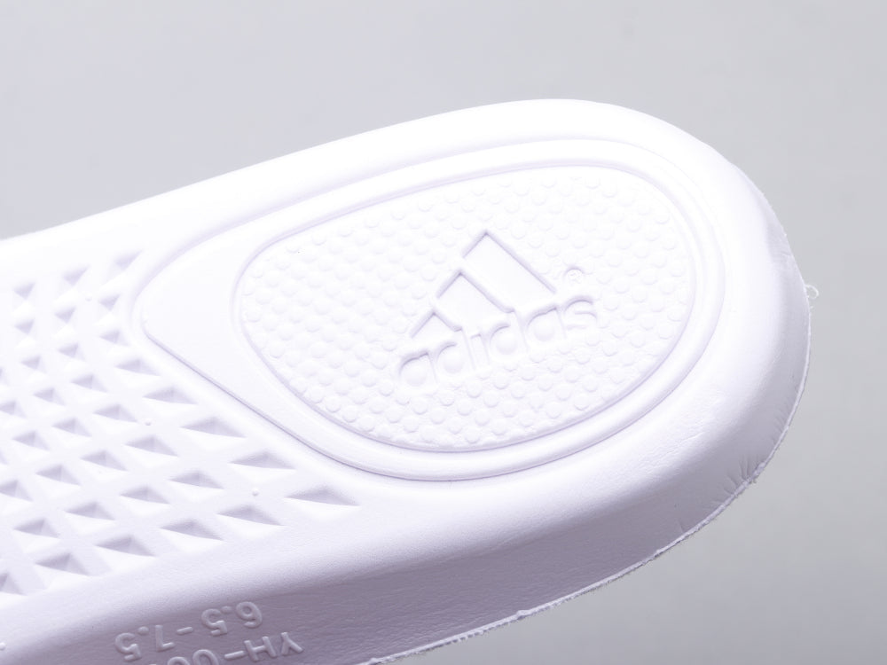 BL - Yzy 380 Alien Sneaker