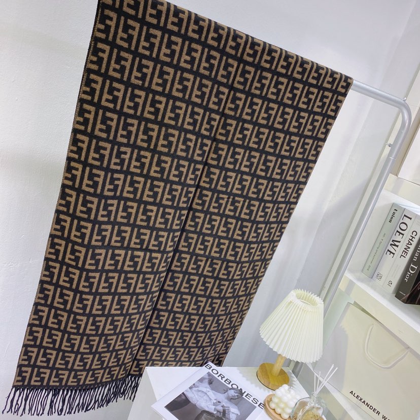 High Quality FEI Scarf 018