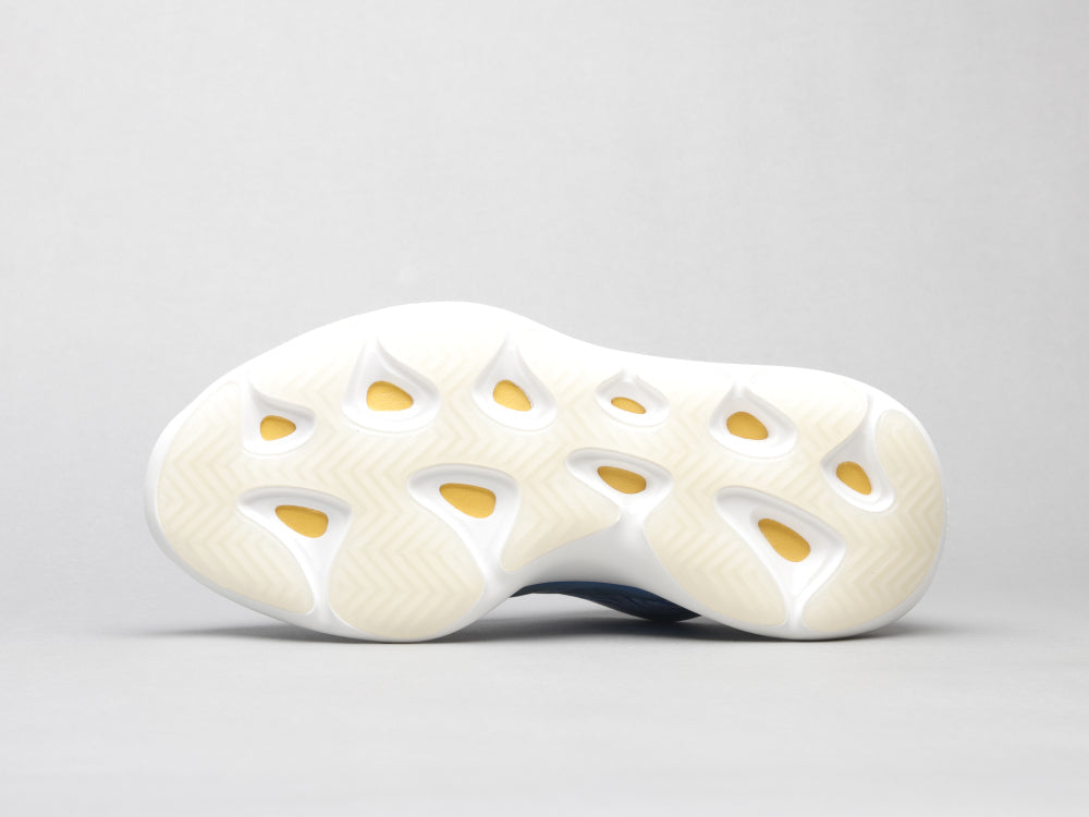 BL - Yzy 700 Arzareth Sneaker