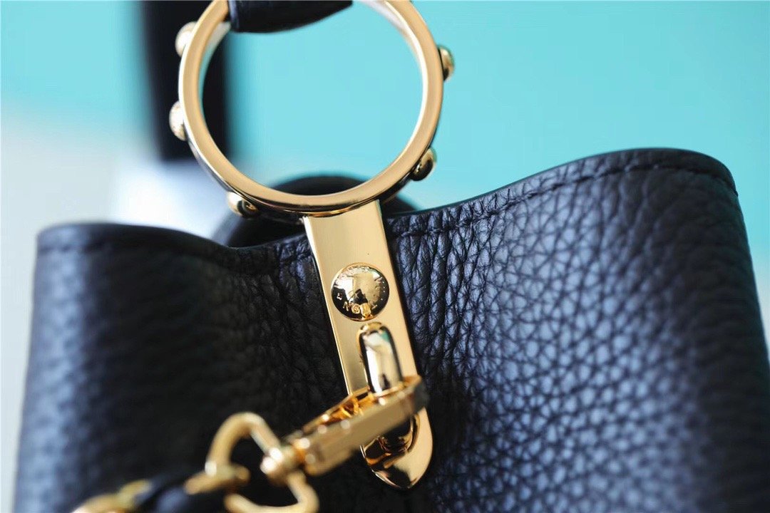 LV Capucines Mini Taurillon Black For Women, Shoulder And Crossbody Bags 21cm/8.3in LV