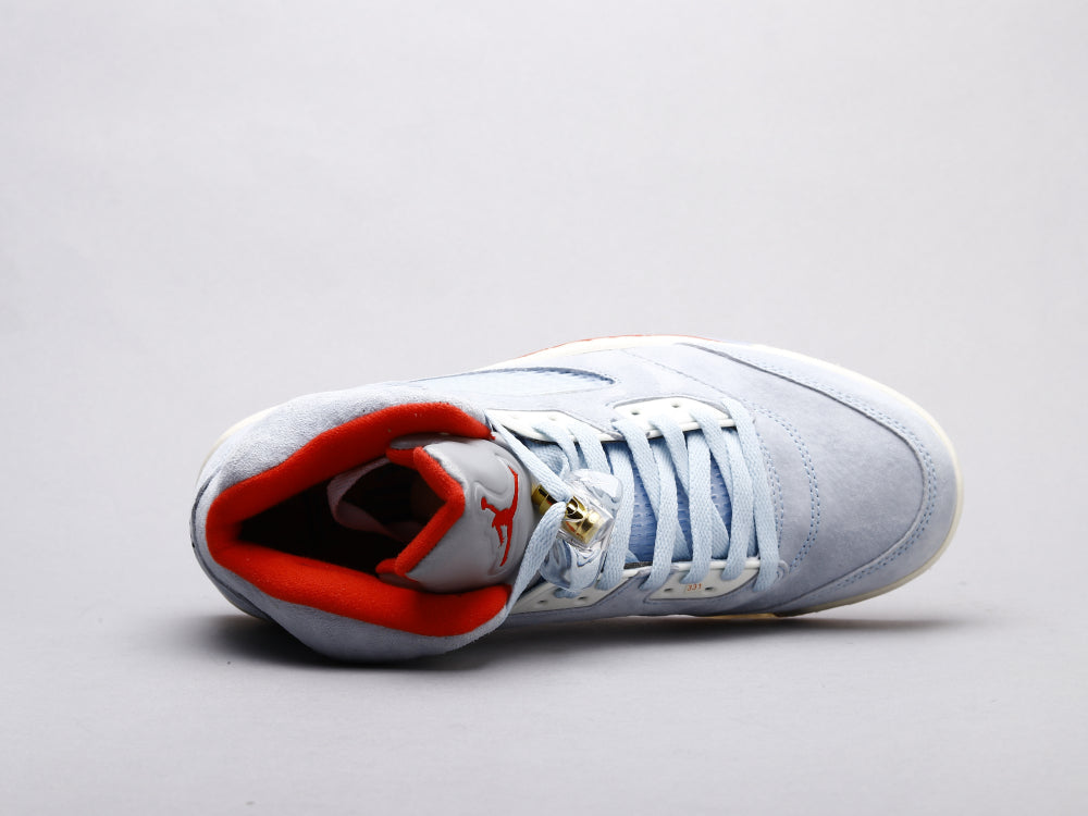BL - AJ5 Trophy Room joint name