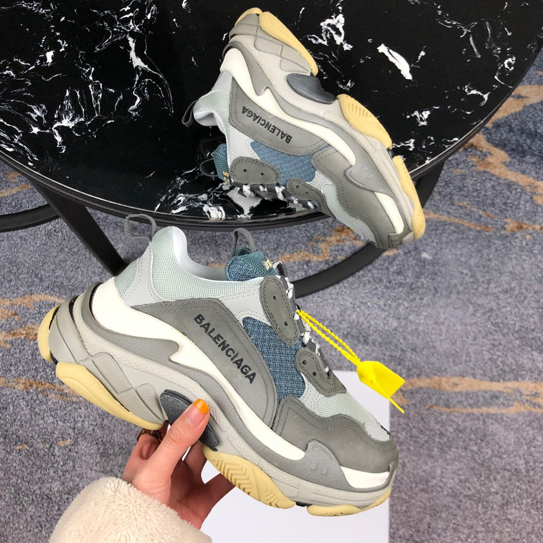 BL - High Quality Bla Sneaker 084