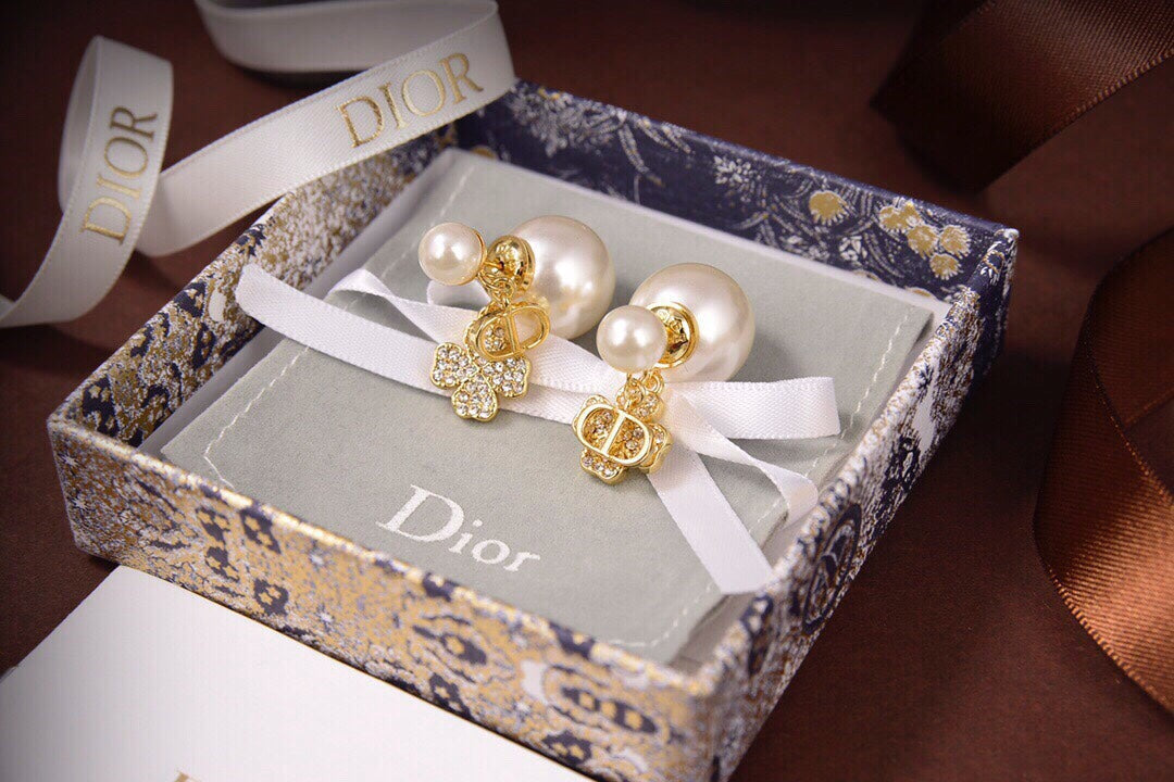 High Quality Earring Dir 058