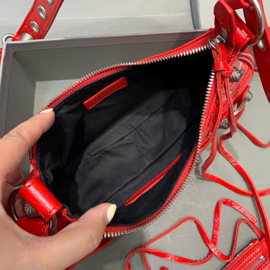 Balen Le Cagole XS Shoulder Bag In Red, For Women, Bags 10.2in/26cm 6713091VG9Y6406