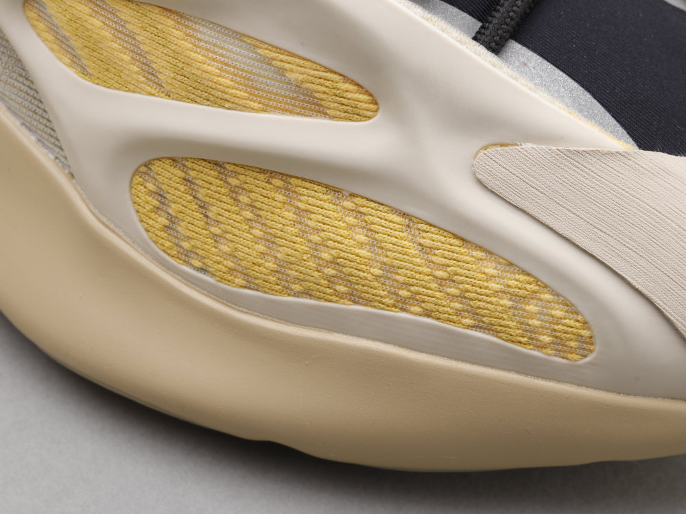 BL - Yzy 700 Beige Srphym Sneaker