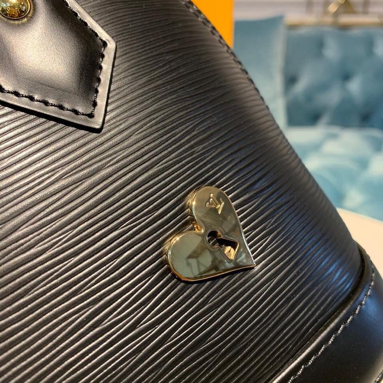 LV Alma BB Epi Black For Women, Shoulder And Crossbody Bags 9.2in/23.5cm LV M52884