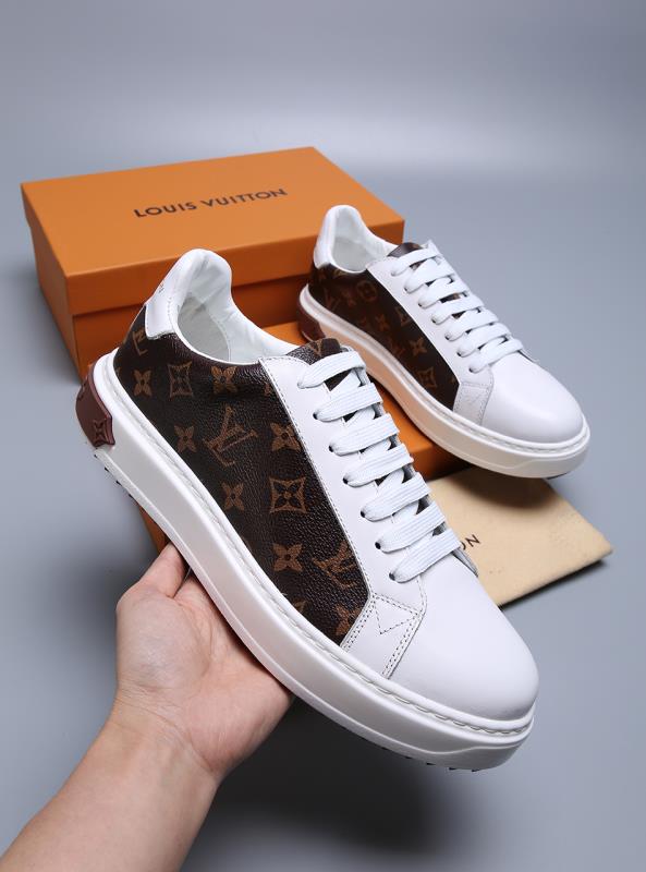 BL - High Quality Luv Sneaker 105