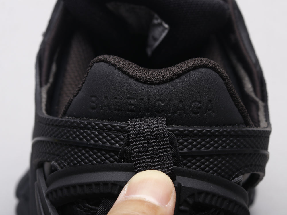 BL - Bla Track Hollow Black Sneaker
