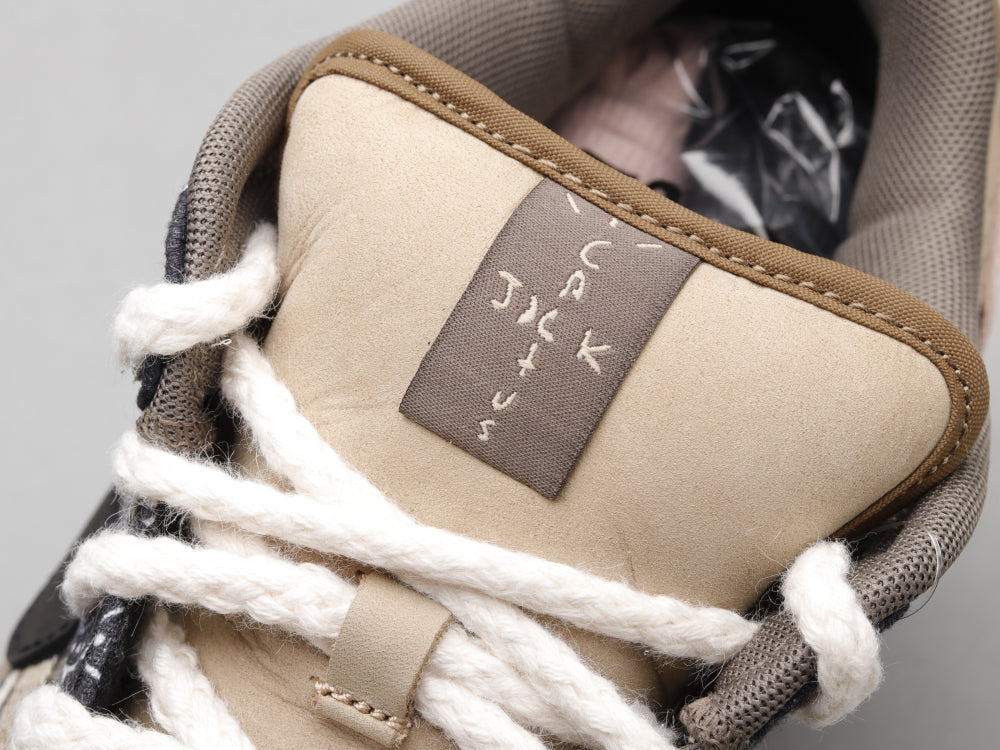 BL - Travis Scott x SB Dunk Low Cashew Blossom