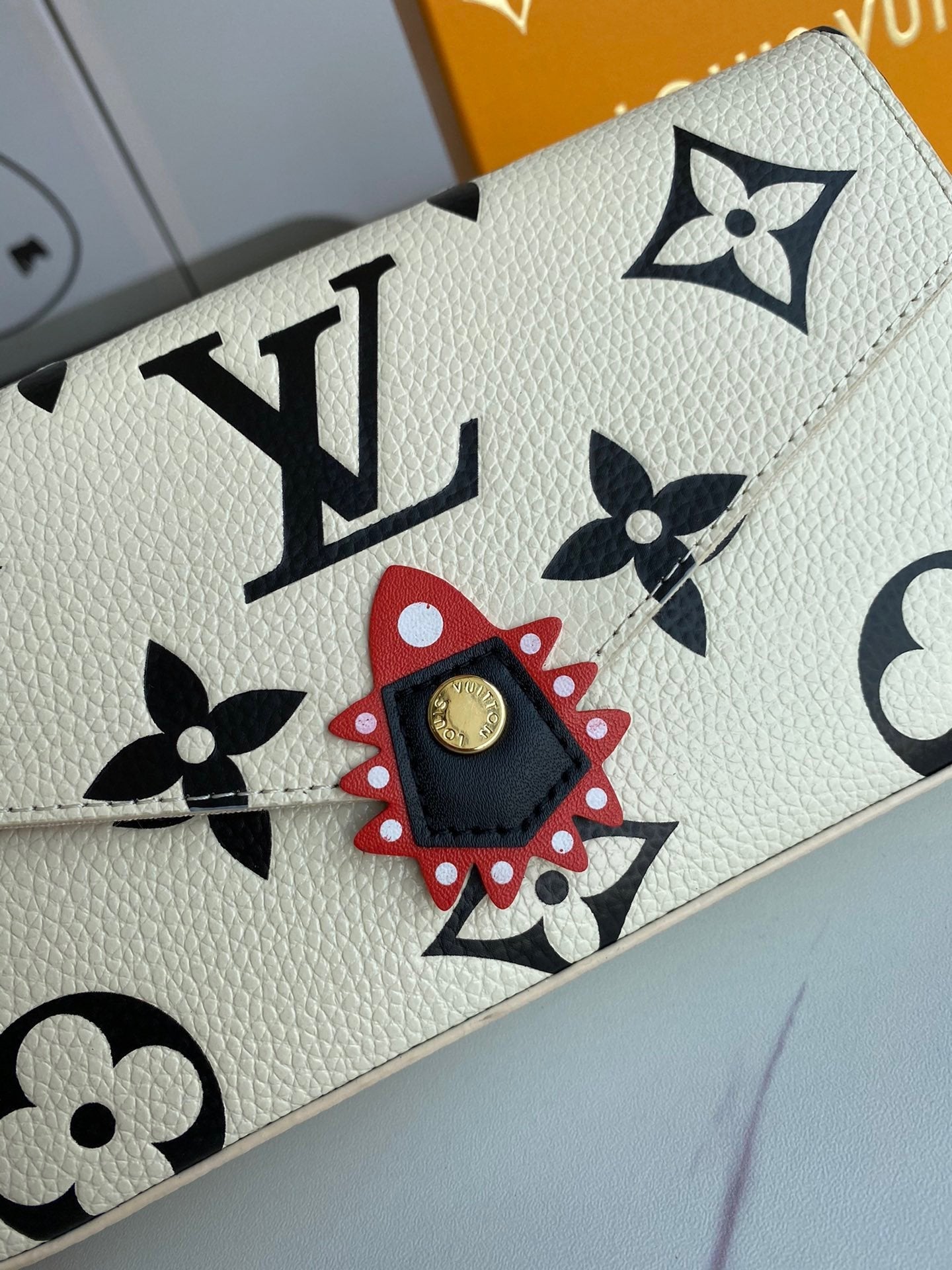 BL - High Quality Bags LUV 033
