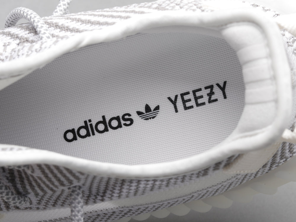 BL - Yzy 350 White Angel Sneaker