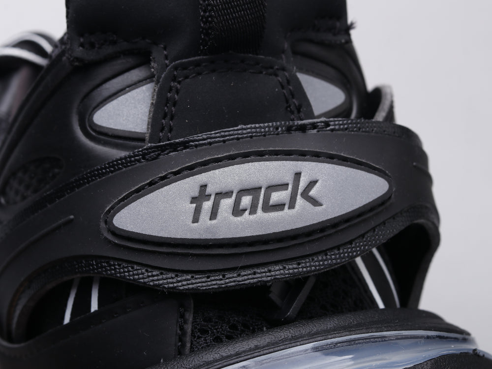 BL - Bla Track LED Black Sneaker