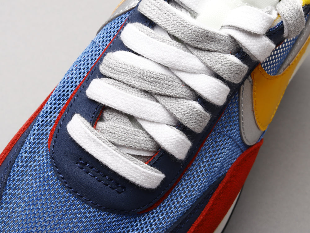 BL - NKE Waffle red and blue
