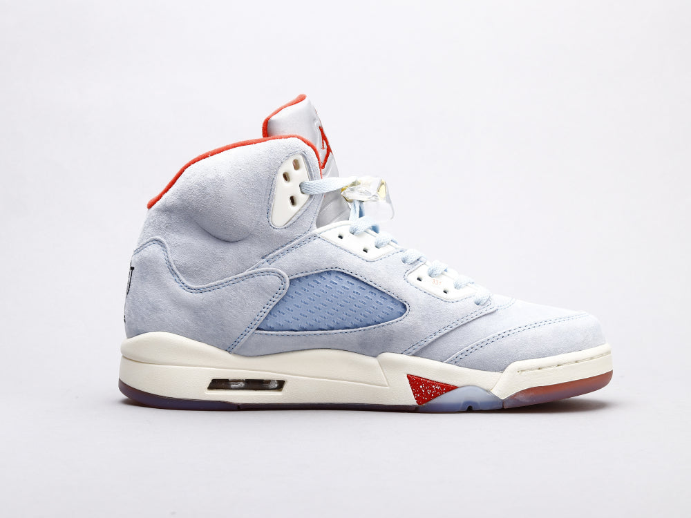 BL - AJ5 Trophy Room joint name