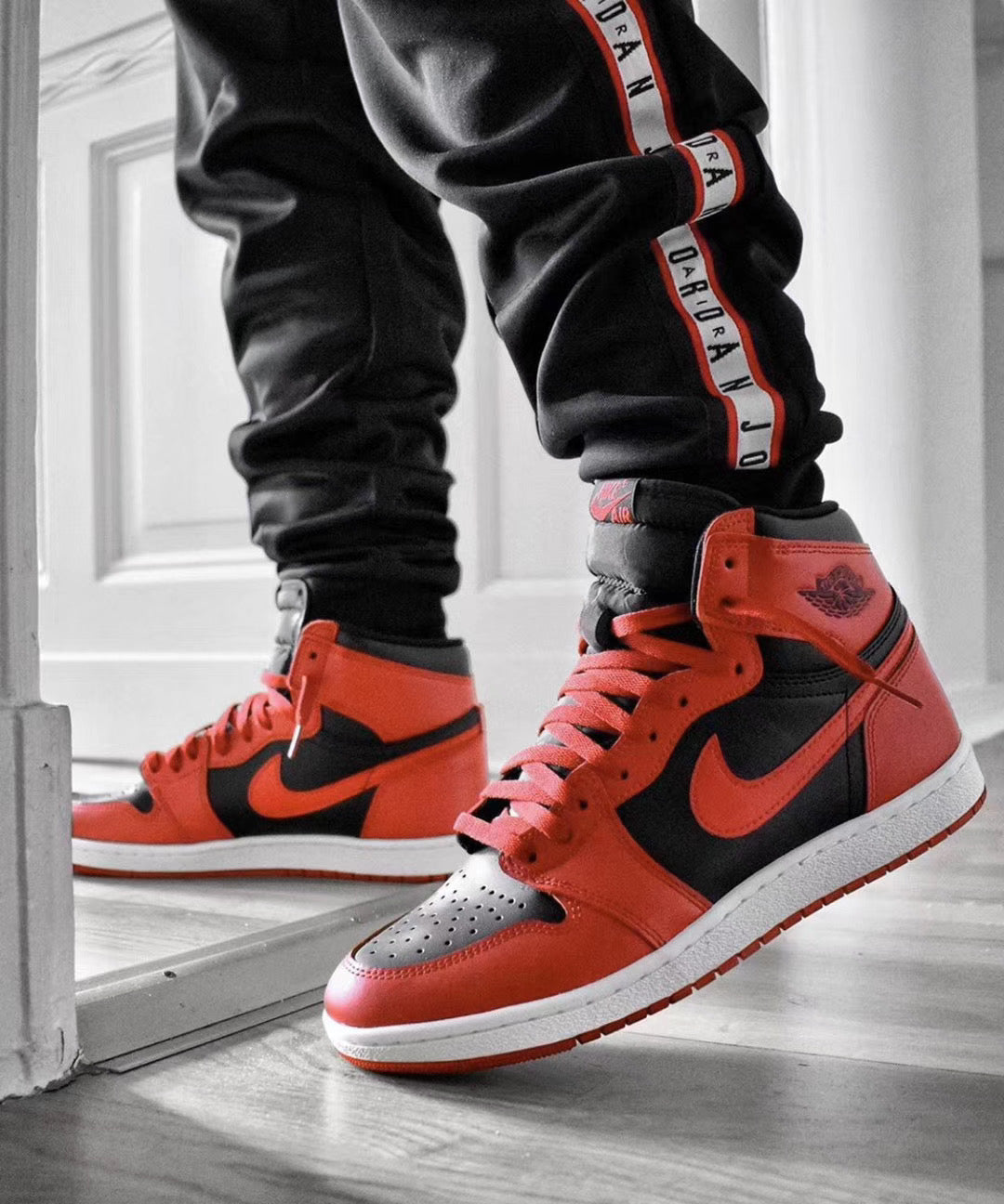 BL - AJ1 Invert black and red
