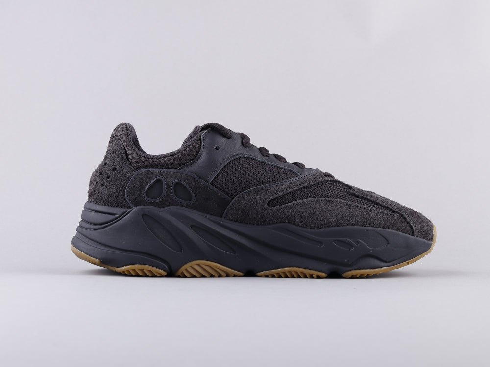 BL - Yzy 700 Raw Rubber Black Sneaker