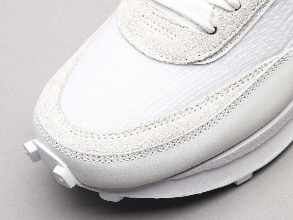 BL - NKE Waffle Satin White