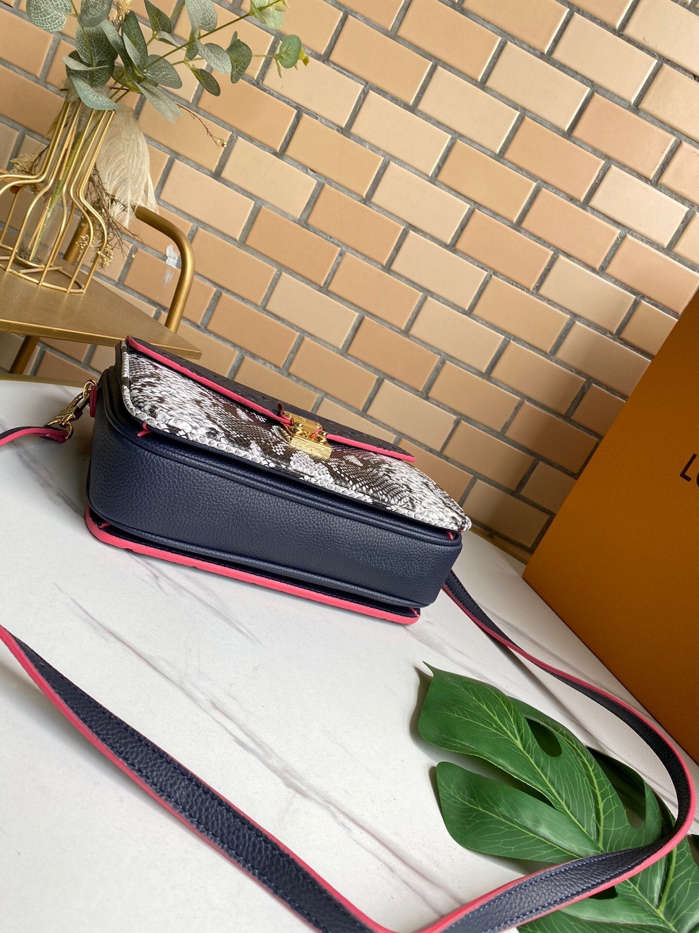 BL - High Quality Bags LUV 127