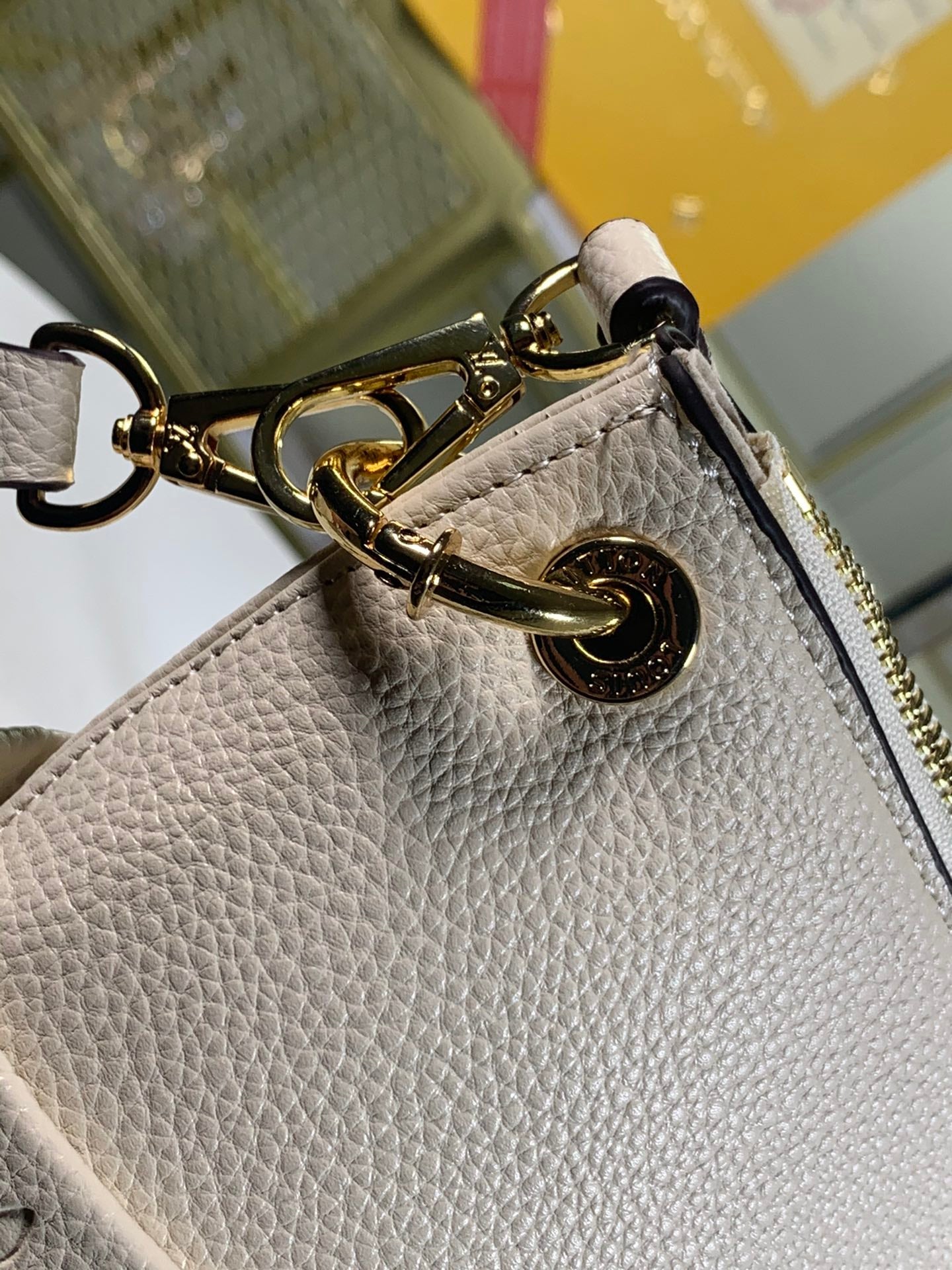 BL - High Quality Bags LUV 112